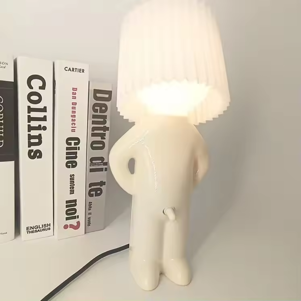 Lampe de Bureau Originale en Forme de Figurine