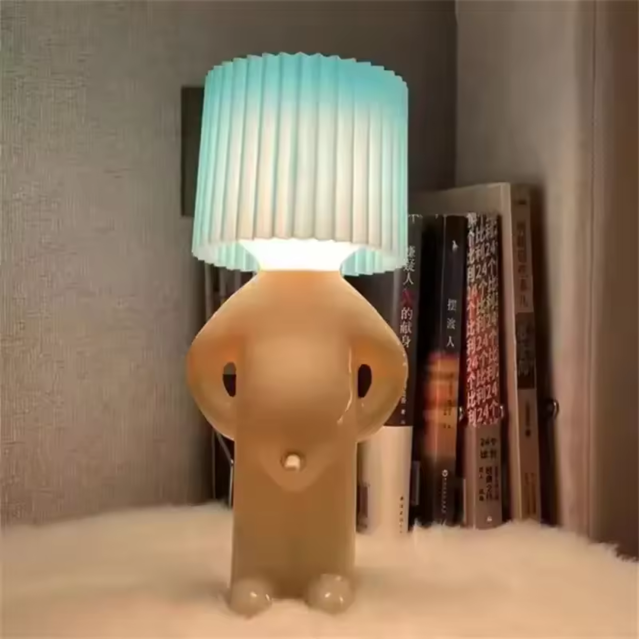 Lampe de Bureau Originale en Forme de Figurine